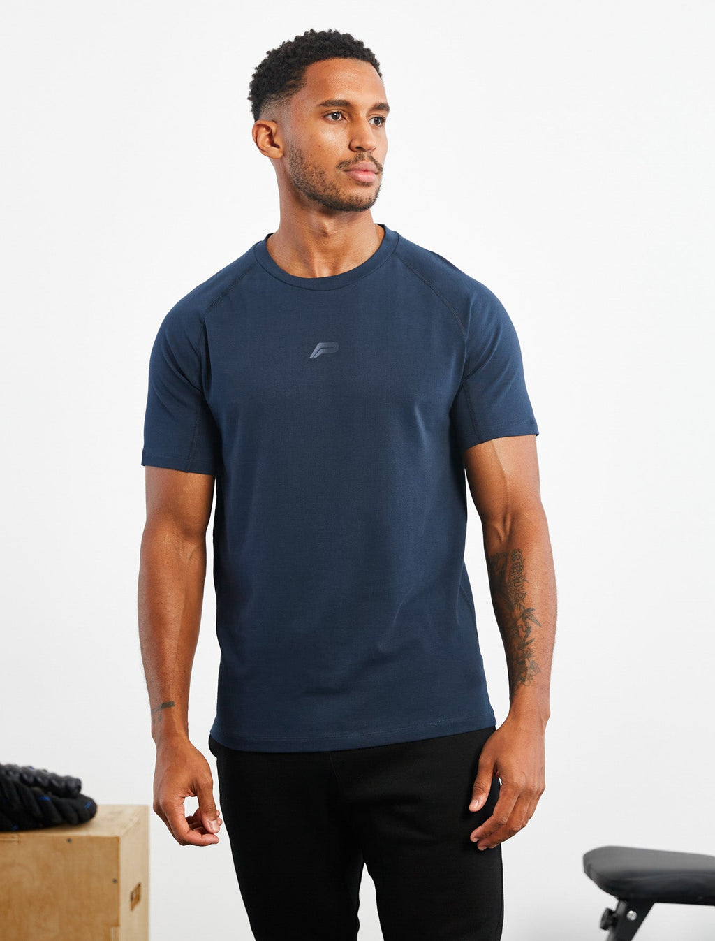 products/mens-icon-t-shirt-navy_2923da19-0b83-4339-b3c5-9c1124f5a437.jpg