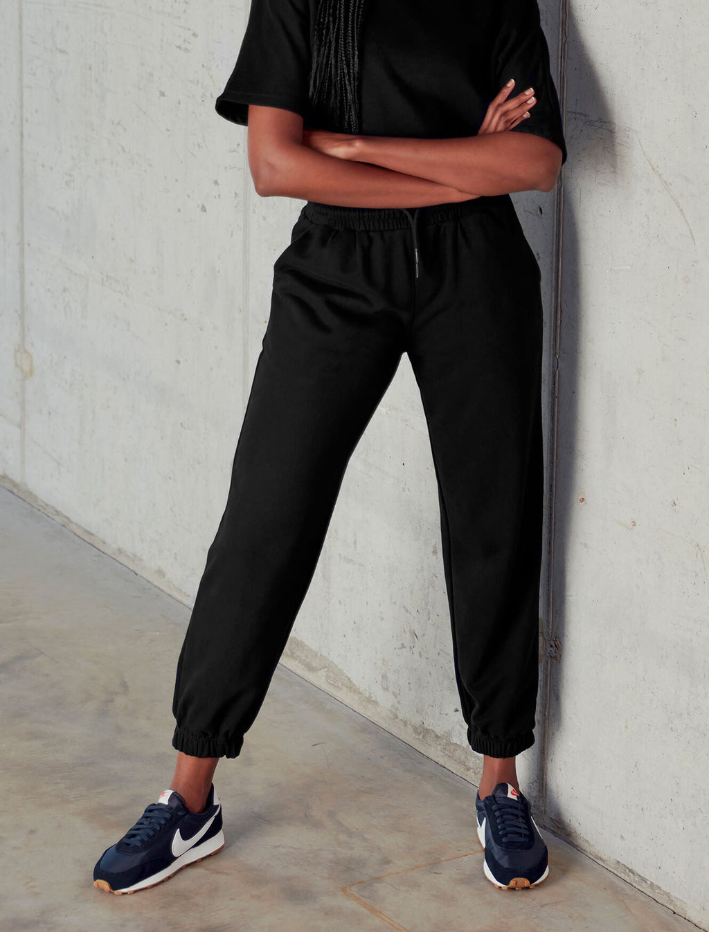 products/womens-oversized-fleece-joggers-blackout.jpg